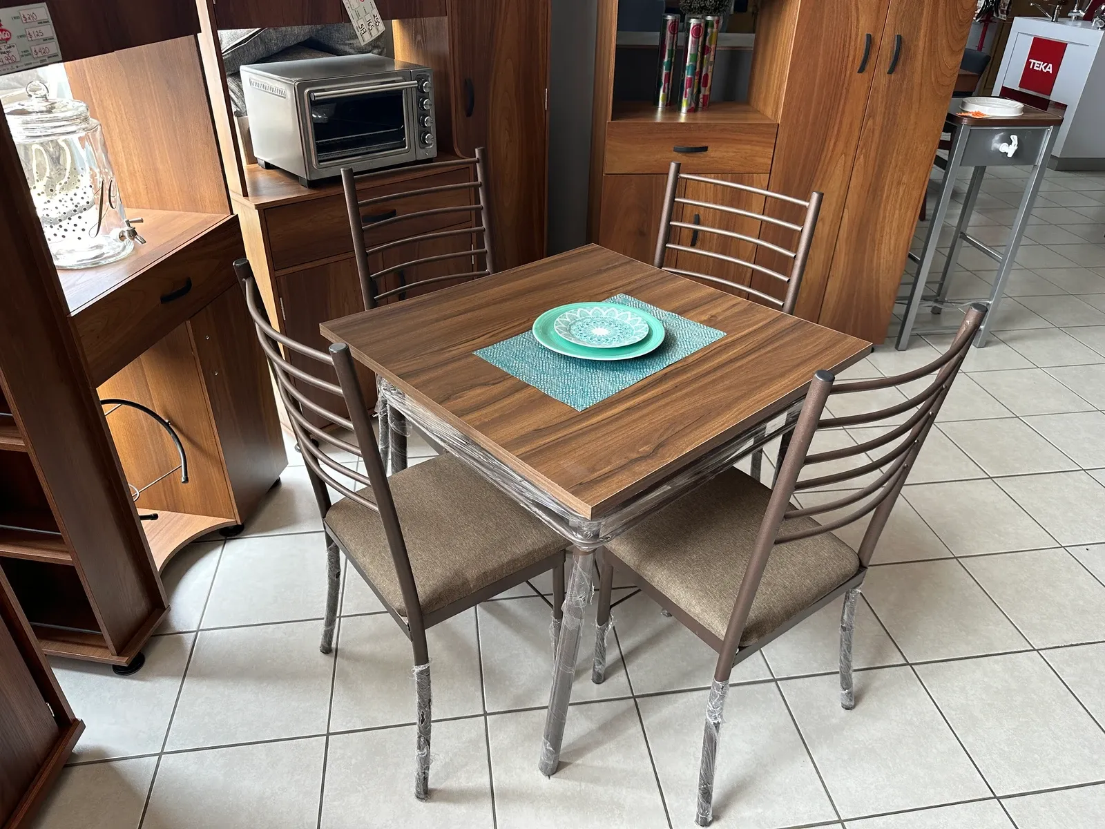 Comedor Boston Milan 4 Sillas — Comedor Boston Milan 4 Sillas
