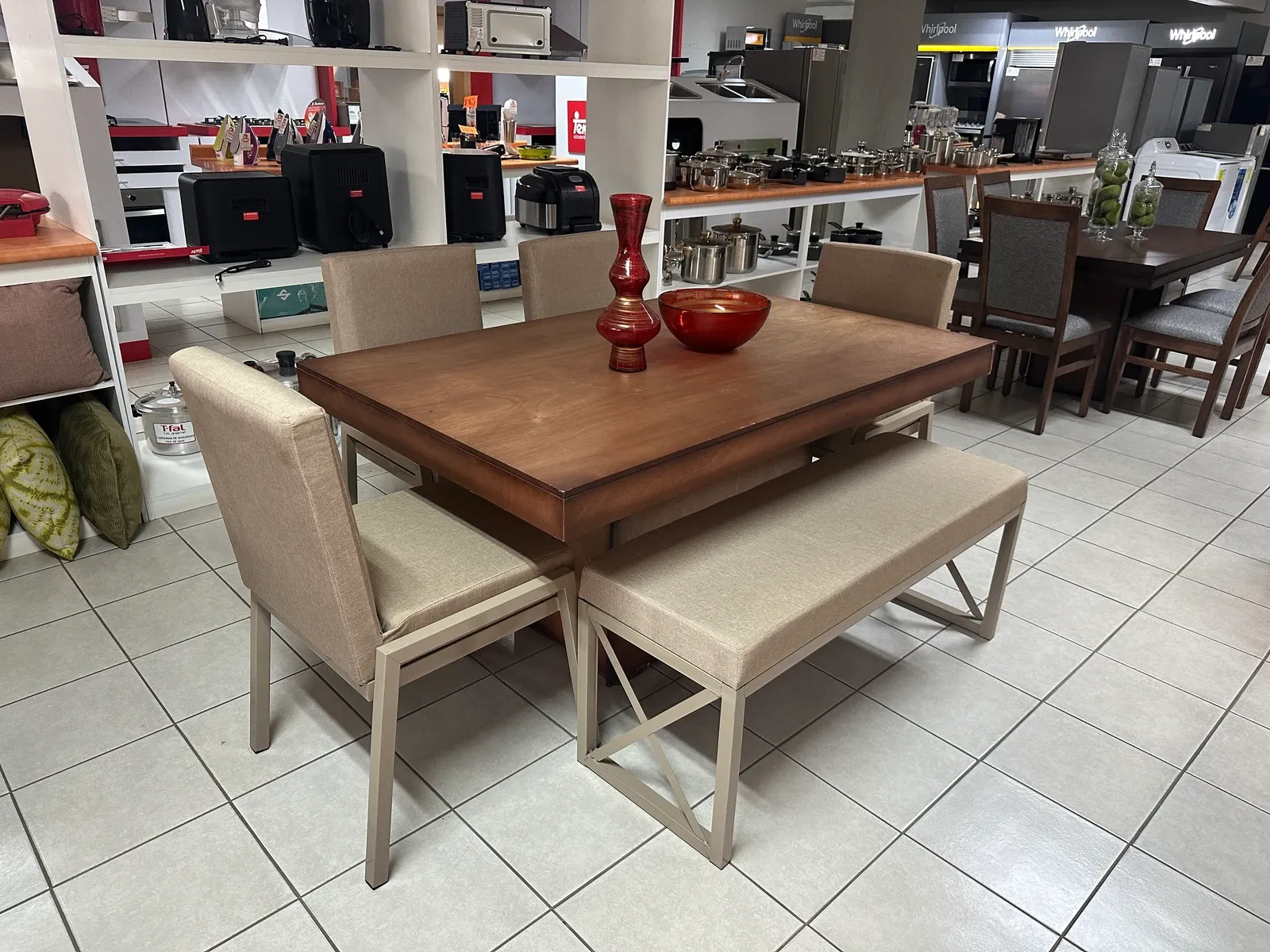 Comedor Boston Suiza — Comedor Boston Suiza