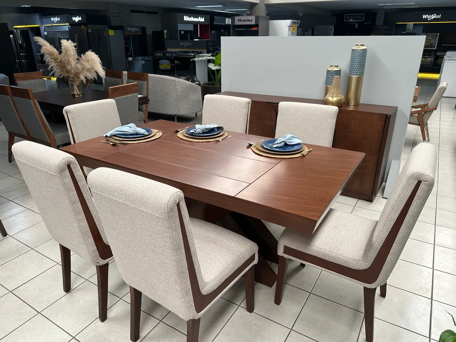 Comedor Ocomuebles Pilot — Comedor Ocomuebles Pilot