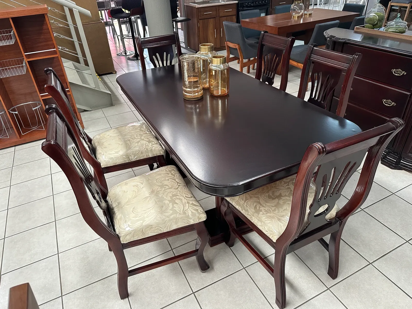 Comedor Rábago Clásico — Comedor Rábago Clásico