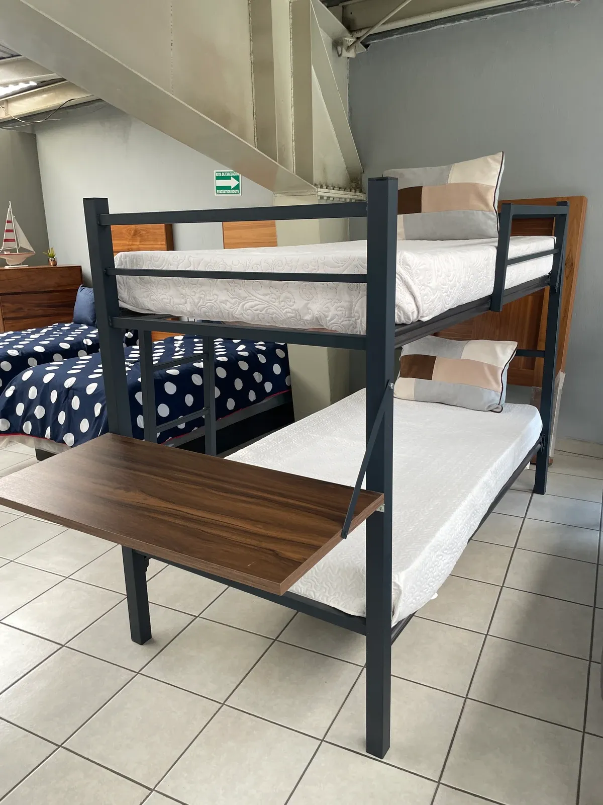 Litera Boston Polonia Ind — Litera Boston Polonia Ind