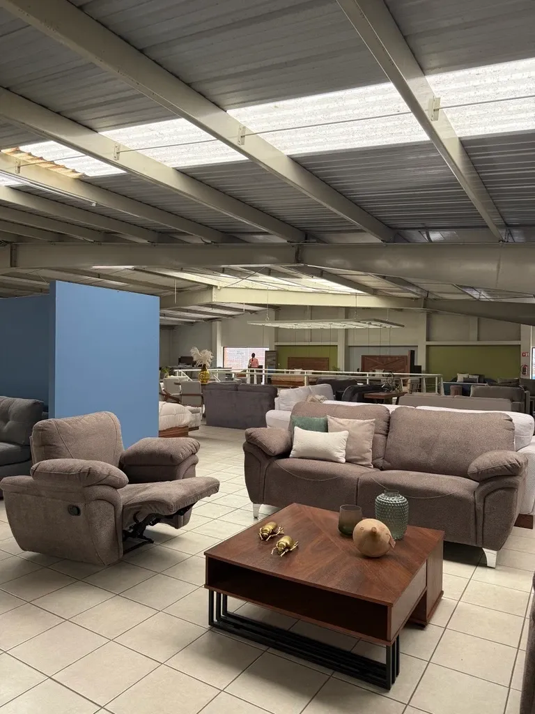 Sala Losal Manhatan con Reposet — Sala Losal Manhatan con Reposet