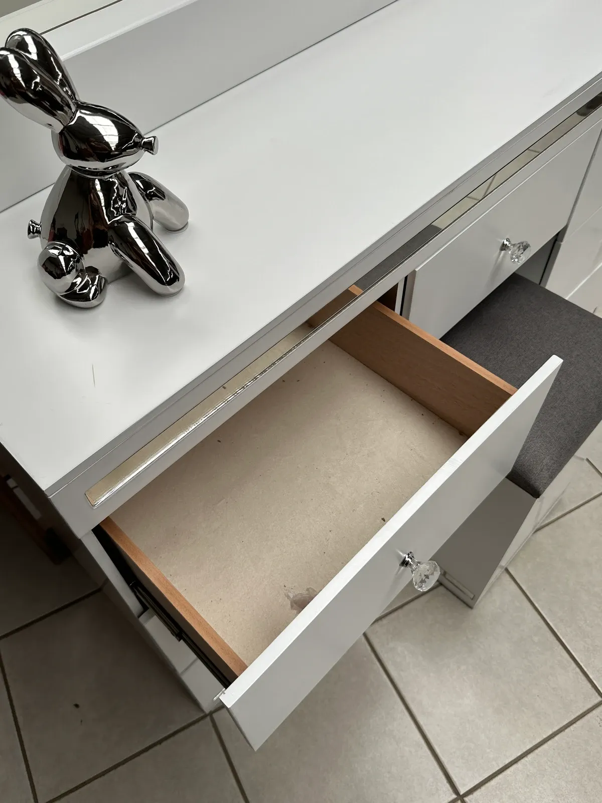 Tocador Virova Vanity — Tocador Virova Vanity